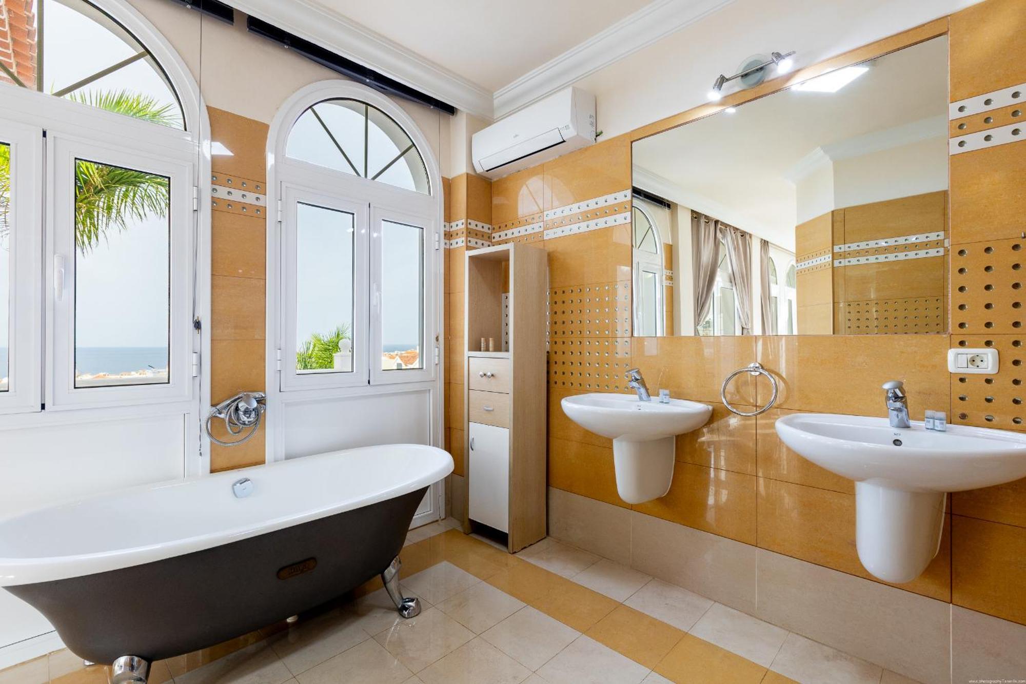 Villa Ocean Palm, Heated Pool! Costa Adeje  Kültér fotó